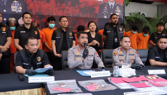 Dalam 2 Bulan, Polres Jakbar Bekuk 10 Pelaku dan Amankan Puluhan Kendaraan Curian