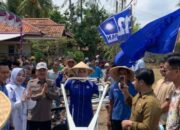 Anggota Dewan Komisi IV DPR RI Berikan 5 Unit Traktor Untuk Petani