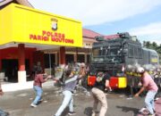 Jelang PSU Pilkada Bupati Wakil Bupati, Polres Parimo Gelar Latihan Sispamkota