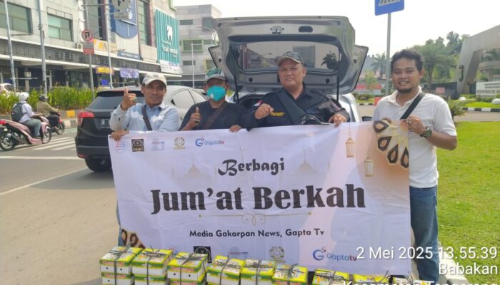 Media Gakorpan dan Gapta TV Berikan Ratusan Nasi Bok ke Pengguna Jalan 