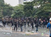Lindungi Buruh dari Aksi Anarkis, Polisi Bubarkan Kelompok Anarko Yang Ganggu Aksi Damai Mayday