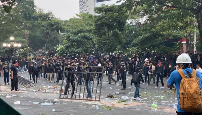Lindungi Buruh dari Aksi Anarkis, Polisi Bubarkan Kelompok Anarko Yang Ganggu Aksi Damai Mayday