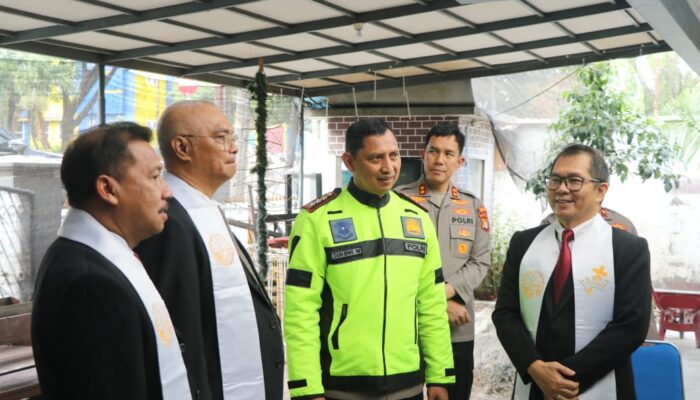 Pastikan Ibadah Kenaikan Isa Al-Masih Aman di Kota Tangerang, Kapolres Keliling Patroli Gunakan Motor