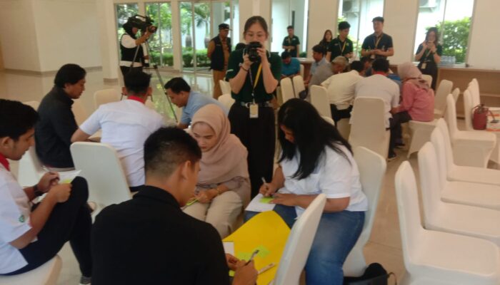 Lurah Pasir Jaya Mengadakan Sosialisasi Dan Bekerja Sama Dengan Para Pengusaha .