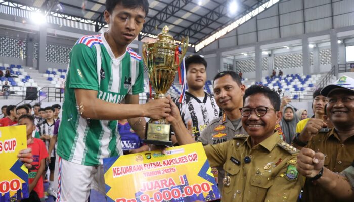 Kapolres dan Wali Kota Tangerang Tutup Turnamen Futsal Kapolres Cup 2025, Tim Futsal Banksasuci Juara 1