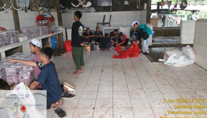Ibadah Kurban Yayasan Nuzhatul Muttaqien Berlangsung Khidmat, Bagikan 1.069 Paket Daging