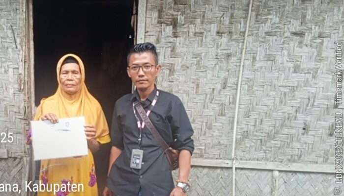 Rumah Ibu Jasikah di Kampung Cibodas Memprihatinkan