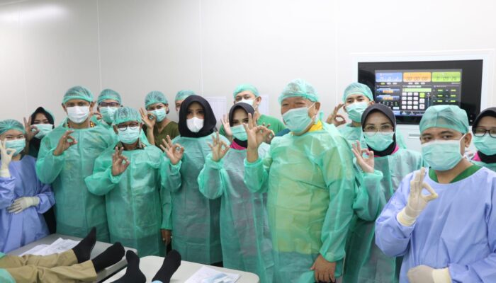 Polri Peduli di Hari Bhayangkara, 6 Tim Dokter Spesialis Mata dan 20 Nakes Operasi 150 Pasien Katarak di Kota Tangerang