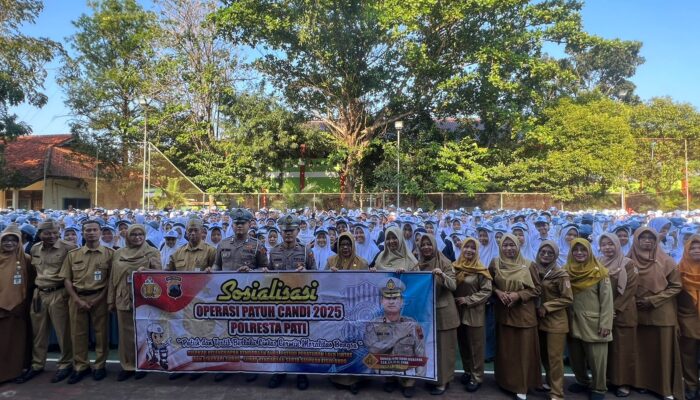 Satlantas Polresta Pati Sosialisasikan Operasi Patuh Candi 2025 di SMAN 3 Pati*