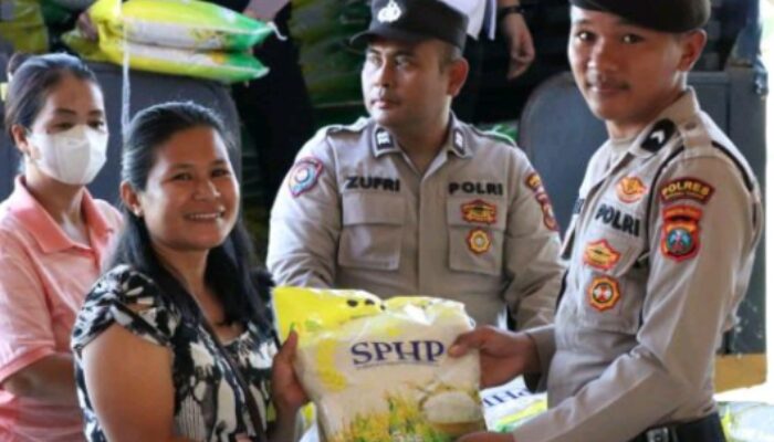 Kapolres Tapanuli Tengah Gelar Gerakan pangan murah Ratusan Karung Beras Ludes Terjual 