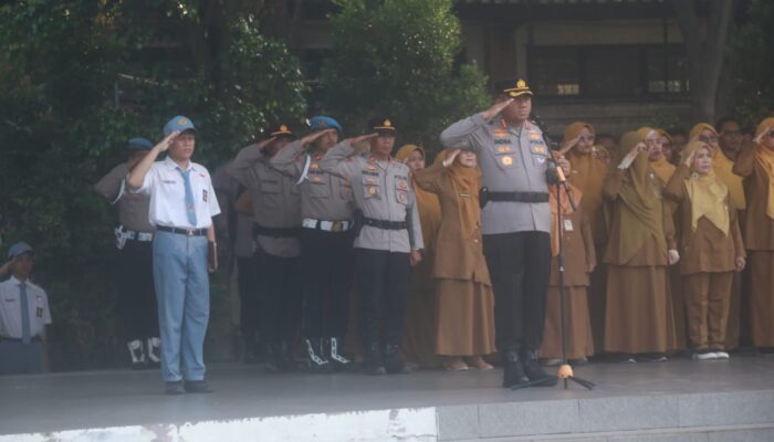 Jajaran Polresta Tangerang Serentak Jadi Pembina Upacara di Sekolah, Sampaikan tentang Kemajuan Teknologi dan Tantangan Global