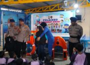 Satpolairud Polresta Pati Ajak Siswa SD Muhammadiyah Margomulyo Belajar Keselamatan di Perairan