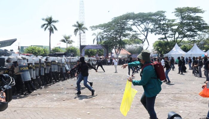 Polda Jatim Gelar Simulasi Sispamkota Pastikan Kesiapan Personel Hadapi Gangguan Kamtibmas