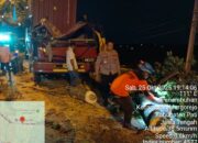 Truk Kontainer Tabrak Pohon Trembesi di Jalan Lingkar Selatan Pati, Polisi Gerak Cepat Evakuasi Lokasi