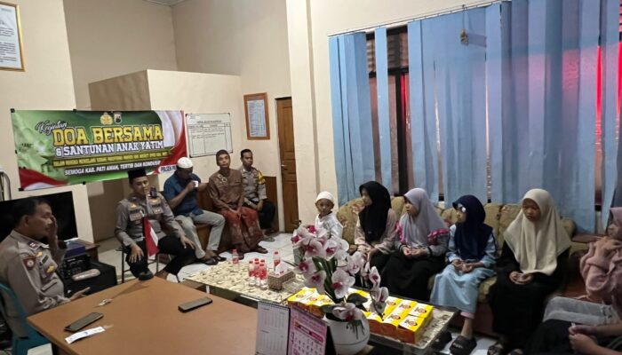 Polsek Pati Kota Gelar Doa Bersama Dan Sanrunan Anak Yatim Menjelang Sidang Paripurna Pansus Hak Angket DPRD Pati