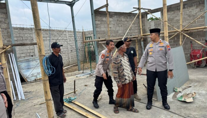 Polri Peduli : Polres Kediri Salurkan Bantuan untuk Pembangunan Masjid