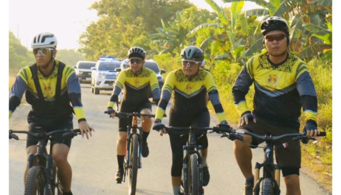 Kapolres Sangatta beserta jajaran melaksanakan Gowes Sekaligus Melakukan Patroli Kamtibmas di Pagi Hari