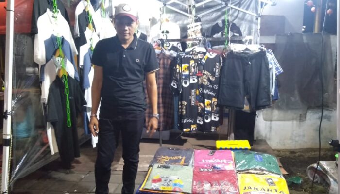 Pedagang Baju Bertahan di Tengah Himpitan Ekonomi: Kisah Perjuangan di Pinggir Jalan Raya Mangga Besar Lokasari