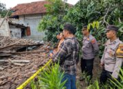 Polsek Wedarijaksa Gerak Cepat Bantu Korban Angin Kencang, Rumah Warga Tlogoharum Roboh
