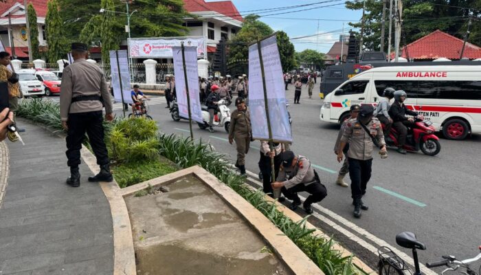 Polresta Pati Amankan Puluhan Batu Saat Screening di Sekitar Alun-Alun Simpang Lima