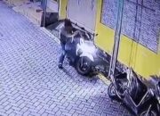 Dua Pelaku Curanmor Gagal Beraksi di Mesjid Nurul Jadid Setro Baru VI Surabaya