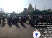 Lampu Merah Mati, Simpang Empat Kedung Cowek Lumpuh Total Hingga Tiga Jam