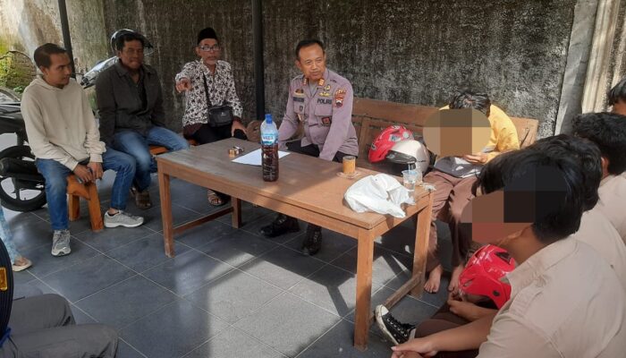 Giat Preventif Polsek Margorejo Cegah Kenakalan Remaja, Temukan Pelajar Konsumsi Miras di Jam Sekolah