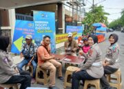 Ditlantas Polda Jatim Ngopi Bareng Warga Sosialisasi Tertib Lalin di Operasi Zebra Semeru