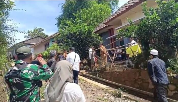 Tim KDM Kang Dedi Mulyadi Tinjau Rumah Janda 5 Anak di Desa Jatiwangi yang Viral