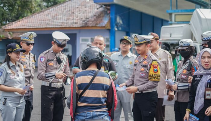 Polres Jember Gencarkan Edukasi Tertib Lalin di Operasi Zebra Semeru 2025