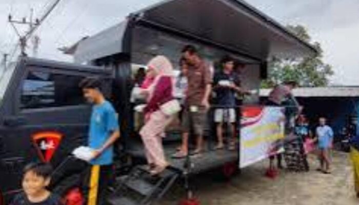 Dapur Lapangan Brimob Suplai Bantuan Makanan untuk Korban Banjir di Aceh Tamiang