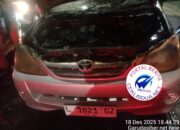 Sebuah Mobil Toyota Avanza Terbakar di Jalan Raya Kapasari