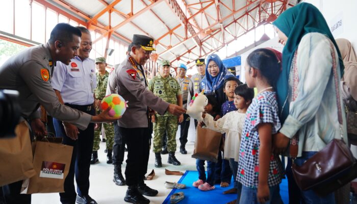 Kapolri Tinjau Kesiapan Pelayanan dan Pengamanan Nataru di Stasiun Tawang Semarang
