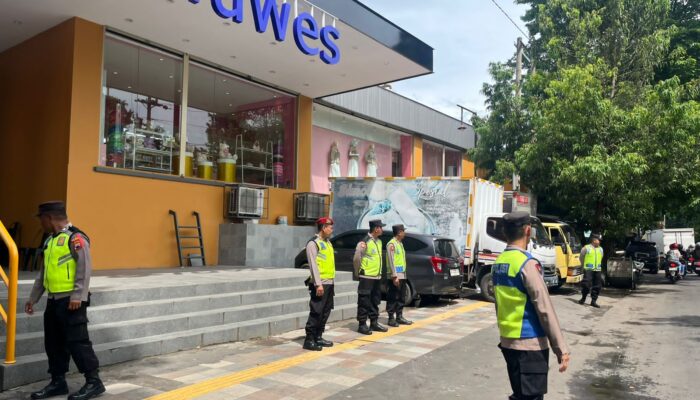 Hadirkan Rasa Aman di Hari Libur, Personel Subsatgas Pam Keramaian Kepolisian Pati Sisir Titik Vital