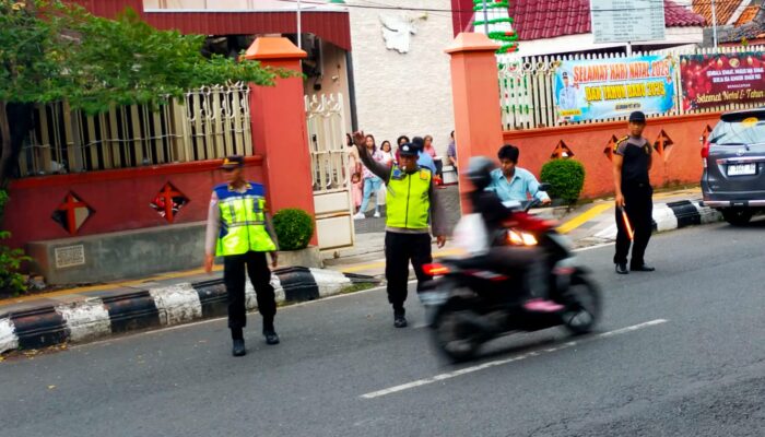 Polisi Kawal Ibadah Minggu di GIA Pati, Pastikan Situasi Aman Kondusif