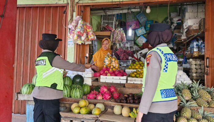 Polresta Pati Intensifkan Sambang dan Sosialisasi Kamtibmas di Gereja dan Pasar dalam Ops Lilin Candi 2025