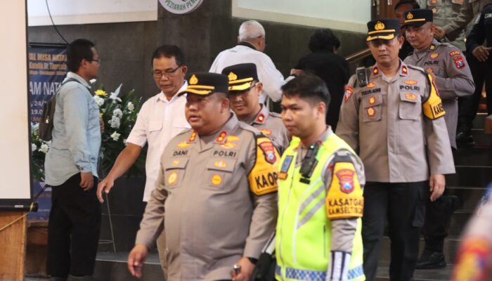 Kapolres Pasuruan Pantau dan Perketat Pengamanan Misa Natal 2025 di Gereja Santa Theresia Pandaan