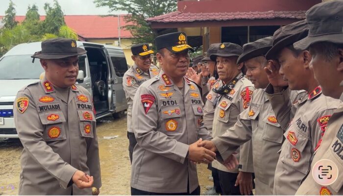 Wakapolri Tinjau Penanganan Dampak Bencana di Aceh Tamiang Wakapolri Tinjau Penanganan Dampak Bencana di Aceh Tamiang