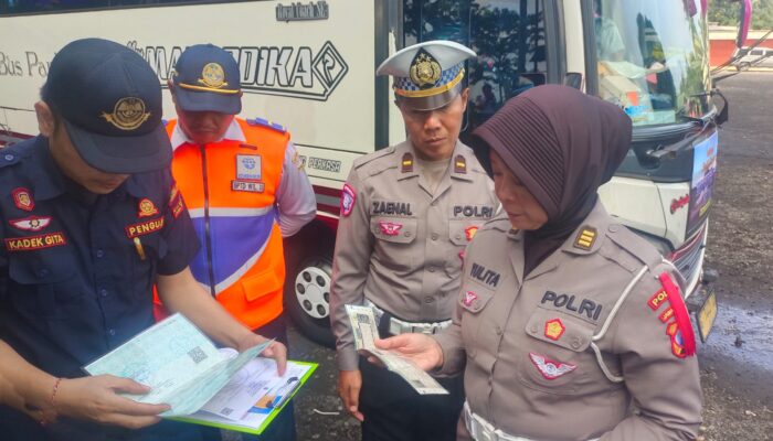 Polres Probolinggo Gelar Ramp Check Gabungan Angkutan Pariwisata Nataru 2025–2026