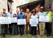 Bupati Kudus Serahkan Bantuan Perbaikan RTLH dari CSR Bank Jateng di Desa Lambangan