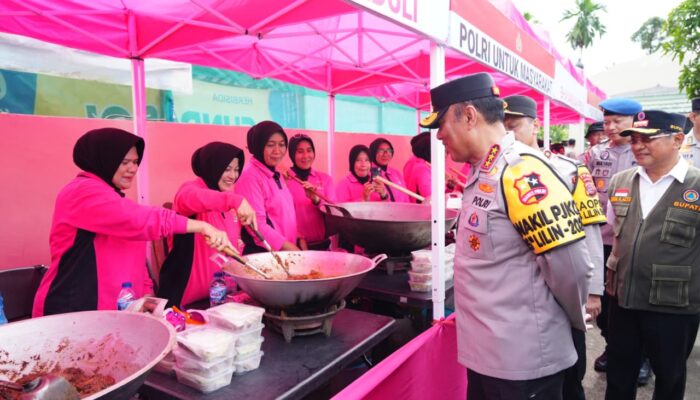 Wakapolri Tinjau Dapur Umum Bhayangkari dan Resmikan Sumur Bor di Huntara Asam Pulau