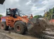 Kapolri Bantu Alat Berat untuk Percepat Pemulihan Jalan, Fasilitas Umum dan Rumah Warga Pasca banjir di Kab. Pidie