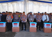 Wujud Empati, Kapolri Beri Bantuan kepada Anggota Polri Korban Bencana di Sumbar