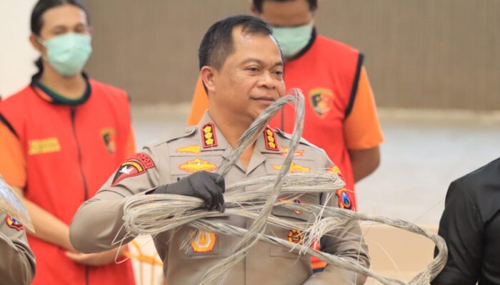 Polrestabes Surabaya Amankan Komplotan Pelaku Pencurian Kabel Telkom dan PJU
