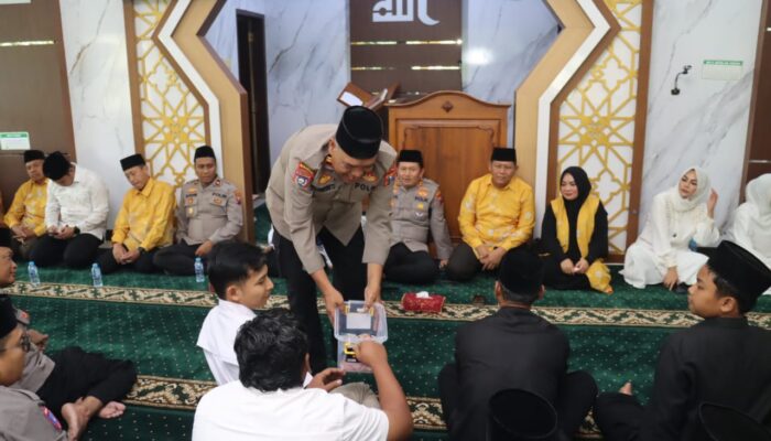 Polres Magetan Sholat Ghoib dan Donasi Kemanusiaan untuk Korban Bencana Aceh Sumatera