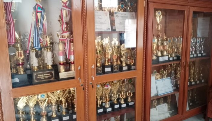 Obrolan Santai tapi Mendalam, Jurnalis Ceklisdua.net Bersama Kepala Sekolah SDN 1 Pasirlangu, Kecamatan Pakenjeng, Garut