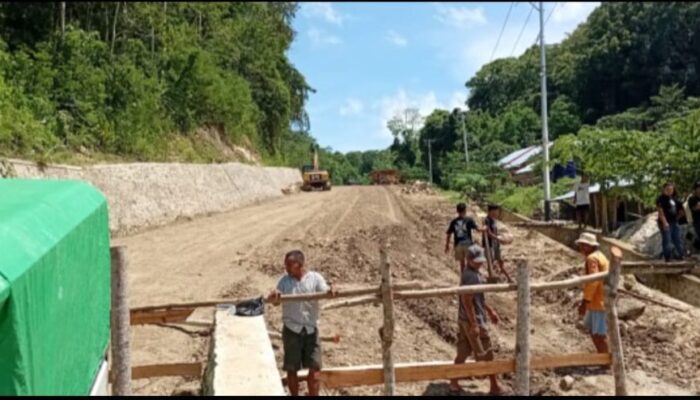 Lahan Digusur, Warga Labuan Bajo Tutup Paksa Akses Proyek Parapuar