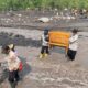 Polisi Evakuasi Warga Terdampak Banjir Lahar Semeru di Lumajang