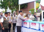 Wakapolri Tinjau Penyaluran Bantuan Polri untuk Warga Terdampak Bencana di Padang Pariaman