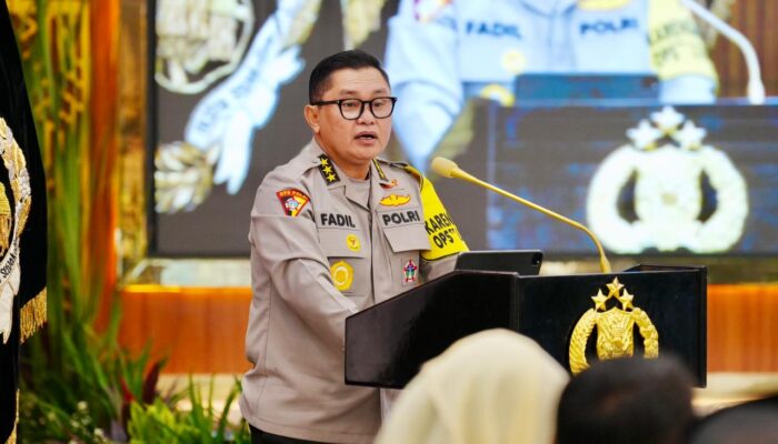 Berantas Kejahatan Transnasional, Polri Tangkap dan Serahkan 14 Buron Interpol Red Notice 